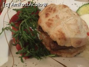 [P16] Restaurant Cevabdzinica - dar si ce si-au luat fetele arata bine » foto by mishu
 - 
<span class="allrVoted glyphicon glyphicon-heart hidden" id="av968918"></span>
<a class="m-l-10 hidden" id="sv968918" onclick="voting_Foto_DelVot(,968918,23171)" role="button">șterge vot <span class="glyphicon glyphicon-remove"></span></a>
<a id="v9968918" class=" c-red"  onclick="voting_Foto_SetVot(968918)" role="button"><span class="glyphicon glyphicon-heart-empty"></span> <b>LIKE</b> = Votează poza</a> <img class="hidden"  id="f968918W9" src="/imagini/loader.gif" border="0" /><span class="AjErrMes hidden" id="e968918ErM"></span>