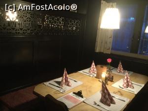 [P16] Restaurantul Auracher Lochl - Daca sunteti mai putini puteti sta la masa aceasta » foto by mishu
 - 
<span class="allrVoted glyphicon glyphicon-heart hidden" id="av988048"></span>
<a class="m-l-10 hidden" id="sv988048" onclick="voting_Foto_DelVot(,988048,23171)" role="button">șterge vot <span class="glyphicon glyphicon-remove"></span></a>
<a id="v9988048" class=" c-red"  onclick="voting_Foto_SetVot(988048)" role="button"><span class="glyphicon glyphicon-heart-empty"></span> <b>LIKE</b> = Votează poza</a> <img class="hidden"  id="f988048W9" src="/imagini/loader.gif" border="0" /><span class="AjErrMes hidden" id="e988048ErM"></span>