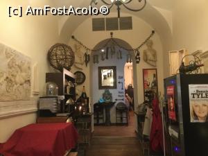 [P02] Restaurnt Purplepaus - asa arata la intrare, in fata si dreapta este restaurant, in stanga este bucataria (la vedere, doar ca nu ai voie sa intri acolo)  » foto by mishu
 - 
<span class="allrVoted glyphicon glyphicon-heart hidden" id="av1036903"></span>
<a class="m-l-10 hidden" id="sv1036903" onclick="voting_Foto_DelVot(,1036903,23171)" role="button">șterge vot <span class="glyphicon glyphicon-remove"></span></a>
<a id="v91036903" class=" c-red"  onclick="voting_Foto_SetVot(1036903)" role="button"><span class="glyphicon glyphicon-heart-empty"></span> <b>LIKE</b> = Votează poza</a> <img class="hidden"  id="f1036903W9" src="/imagini/loader.gif" border="0" /><span class="AjErrMes hidden" id="e1036903ErM"></span>