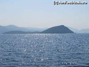 [P12] Croaziera spre Laguna Albastra- e atat de frumos ca nu ne putem opri din pozat » foto by luciaoradea
 - 
<span class="allrVoted glyphicon glyphicon-heart hidden" id="av643500"></span>
<a class="m-l-10 hidden" id="sv643500" onclick="voting_Foto_DelVot(,643500,23178)" role="button">șterge vot <span class="glyphicon glyphicon-remove"></span></a>
<a id="v9643500" class=" c-red"  onclick="voting_Foto_SetVot(643500)" role="button"><span class="glyphicon glyphicon-heart-empty"></span> <b>LIKE</b> = Votează poza</a> <img class="hidden"  id="f643500W9" src="/imagini/loader.gif" border="0" /><span class="AjErrMes hidden" id="e643500ErM"></span>