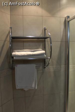 [P13] Moieciu, Pensiunea Ayana Chic Villa, ..., prosoape moi, ...  » foto by mprofeanu
 - 
<span class="allrVoted glyphicon glyphicon-heart hidden" id="av930425"></span>
<a class="m-l-10 hidden" id="sv930425" onclick="voting_Foto_DelVot(,930425,23230)" role="button">șterge vot <span class="glyphicon glyphicon-remove"></span></a>
<a id="v9930425" class=" c-red"  onclick="voting_Foto_SetVot(930425)" role="button"><span class="glyphicon glyphicon-heart-empty"></span> <b>LIKE</b> = Votează poza</a> <img class="hidden"  id="f930425W9" src="/imagini/loader.gif" border="0" /><span class="AjErrMes hidden" id="e930425ErM"></span>