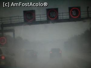 [P28] Condiții de trafic f. greu, pe o ploaie torfențială, pe autostrada spre Koln, viteza impusă de ritmul circulației fiind de 110 km. /oră » foto by Mihai18
 - 
<span class="allrVoted glyphicon glyphicon-heart hidden" id="av852988"></span>
<a class="m-l-10 hidden" id="sv852988" onclick="voting_Foto_DelVot(,852988,23236)" role="button">șterge vot <span class="glyphicon glyphicon-remove"></span></a>
<a id="v9852988" class=" c-red"  onclick="voting_Foto_SetVot(852988)" role="button"><span class="glyphicon glyphicon-heart-empty"></span> <b>LIKE</b> = Votează poza</a> <img class="hidden"  id="f852988W9" src="/imagini/loader.gif" border="0" /><span class="AjErrMes hidden" id="e852988ErM"></span>