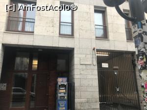 [P09] Intrarea în scara blocului. Intrarea noastră, recepția și garajul erau mai la dreapta » foto by krisstinna
 - 
<span class="allrVoted glyphicon glyphicon-heart hidden" id="av932871"></span>
<a class="m-l-10 hidden" id="sv932871" onclick="voting_Foto_DelVot(,932871,23247)" role="button">șterge vot <span class="glyphicon glyphicon-remove"></span></a>
<a id="v9932871" class=" c-red"  onclick="voting_Foto_SetVot(932871)" role="button"><span class="glyphicon glyphicon-heart-empty"></span> <b>LIKE</b> = Votează poza</a> <img class="hidden"  id="f932871W9" src="/imagini/loader.gif" border="0" /><span class="AjErrMes hidden" id="e932871ErM"></span>