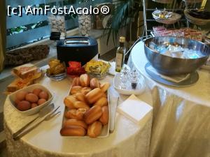 [P17] În Restaurantul Timo, la micul dejun » foto by crismis
 - 
<span class="allrVoted glyphicon glyphicon-heart hidden" id="av933930"></span>
<a class="m-l-10 hidden" id="sv933930" onclick="voting_Foto_DelVot(,933930,23262)" role="button">șterge vot <span class="glyphicon glyphicon-remove"></span></a>
<a id="v9933930" class=" c-red"  onclick="voting_Foto_SetVot(933930)" role="button"><span class="glyphicon glyphicon-heart-empty"></span> <b>LIKE</b> = Votează poza</a> <img class="hidden"  id="f933930W9" src="/imagini/loader.gif" border="0" /><span class="AjErrMes hidden" id="e933930ErM"></span>