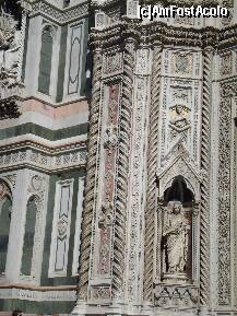 [P13] Florenta - Basilica di Santa Maria del Fiore - portiune  bogat ornamentata in stanga usii de la intrare » foto by Diaura*
 - 
<span class="allrVoted glyphicon glyphicon-heart hidden" id="av138974"></span>
<a class="m-l-10 hidden" id="sv138974" onclick="voting_Foto_DelVot(,138974,23273)" role="button">șterge vot <span class="glyphicon glyphicon-remove"></span></a>
<a id="v9138974" class=" c-red"  onclick="voting_Foto_SetVot(138974)" role="button"><span class="glyphicon glyphicon-heart-empty"></span> <b>LIKE</b> = Votează poza</a> <img class="hidden"  id="f138974W9" src="/imagini/loader.gif" border="0" /><span class="AjErrMes hidden" id="e138974ErM"></span>