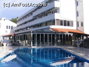 [P06] Hotelul si piscina exterioara » foto by pacala_pm
 - 
<span class="allrVoted glyphicon glyphicon-heart hidden" id="av934866"></span>
<a class="m-l-10 hidden" id="sv934866" onclick="voting_Foto_DelVot(,934866,23276)" role="button">șterge vot <span class="glyphicon glyphicon-remove"></span></a>
<a id="v9934866" class=" c-red"  onclick="voting_Foto_SetVot(934866)" role="button"><span class="glyphicon glyphicon-heart-empty"></span> <b>LIKE</b> = Votează poza</a> <img class="hidden"  id="f934866W9" src="/imagini/loader.gif" border="0" /><span class="AjErrMes hidden" id="e934866ErM"></span>