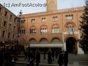 [P19] Piazza dei Signori; in fata prefectura » foto by dawnsash
 - 
<span class="allrVoted glyphicon glyphicon-heart hidden" id="av934978"></span>
<a class="m-l-10 hidden" id="sv934978" onclick="voting_Foto_DelVot(,934978,23279)" role="button">șterge vot <span class="glyphicon glyphicon-remove"></span></a>
<a id="v9934978" class=" c-red"  onclick="voting_Foto_SetVot(934978)" role="button"><span class="glyphicon glyphicon-heart-empty"></span> <b>LIKE</b> = Votează poza</a> <img class="hidden"  id="f934978W9" src="/imagini/loader.gif" border="0" /><span class="AjErrMes hidden" id="e934978ErM"></span>