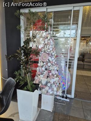 [P11] Decorații pe hol » foto by adrianaglogo
 - 
<span class="allrVoted glyphicon glyphicon-heart hidden" id="av1515765"></span>
<a class="m-l-10 hidden" id="sv1515765" onclick="voting_Foto_DelVot(,1515765,23291)" role="button">șterge vot <span class="glyphicon glyphicon-remove"></span></a>
<a id="v91515765" class=" c-red"  onclick="voting_Foto_SetVot(1515765)" role="button"><span class="glyphicon glyphicon-heart-empty"></span> <b>LIKE</b> = Votează poza</a> <img class="hidden"  id="f1515765W9" src="/imagini/loader.gif" border="0" /><span class="AjErrMes hidden" id="e1515765ErM"></span>