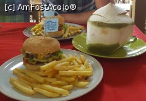 [P05] burgeri deliciosi si nuca de cocos rece » foto by r-Uca
 - 
<span class="allrVoted glyphicon glyphicon-heart hidden" id="av937458"></span>
<a class="m-l-10 hidden" id="sv937458" onclick="voting_Foto_DelVot(,937458,23312)" role="button">șterge vot <span class="glyphicon glyphicon-remove"></span></a>
<a id="v9937458" class=" c-red"  onclick="voting_Foto_SetVot(937458)" role="button"><span class="glyphicon glyphicon-heart-empty"></span> <b>LIKE</b> = Votează poza</a> <img class="hidden"  id="f937458W9" src="/imagini/loader.gif" border="0" /><span class="AjErrMes hidden" id="e937458ErM"></span>