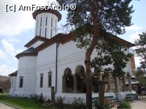 [P29] Biserica ”Adormirea Maicii Domnului” din incinta Complexului Brâncovenesc de la Râmnicu Sărat a fost ridicată pe locul unde anterior fusese o biserică din lemn datând de prin secolul al XVI-lea.  » foto by Floryn81
 - 
<span class="allrVoted glyphicon glyphicon-heart hidden" id="av742790"></span>
<a class="m-l-10 hidden" id="sv742790" onclick="voting_Foto_DelVot(,742790,23320)" role="button">șterge vot <span class="glyphicon glyphicon-remove"></span></a>
<a id="v9742790" class=" c-red"  onclick="voting_Foto_SetVot(742790)" role="button"><span class="glyphicon glyphicon-heart-empty"></span> <b>LIKE</b> = Votează poza</a> <img class="hidden"  id="f742790W9" src="/imagini/loader.gif" border="0" /><span class="AjErrMes hidden" id="e742790ErM"></span>