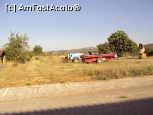 [P05] Vergina e un sat, așadar tractoarele nu lipsesc.  » foto by Carmen Ion
 - 
<span class="allrVoted glyphicon glyphicon-heart hidden" id="av939817"></span>
<a class="m-l-10 hidden" id="sv939817" onclick="voting_Foto_DelVot(,939817,23353)" role="button">șterge vot <span class="glyphicon glyphicon-remove"></span></a>
<a id="v9939817" class=" c-red"  onclick="voting_Foto_SetVot(939817)" role="button"><span class="glyphicon glyphicon-heart-empty"></span> <b>LIKE</b> = Votează poza</a> <img class="hidden"  id="f939817W9" src="/imagini/loader.gif" border="0" /><span class="AjErrMes hidden" id="e939817ErM"></span>
