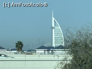 [P03] După plecare cu monorailul la dreapta se poate vedea celebrul hotel de 7 stele Burj al Arab » foto by AZE
 - 
<span class="allrVoted glyphicon glyphicon-heart hidden" id="av1492819"></span>
<a class="m-l-10 hidden" id="sv1492819" onclick="voting_Foto_DelVot(,1492819,23380)" role="button">șterge vot <span class="glyphicon glyphicon-remove"></span></a>
<a id="v91492819" class=" c-red"  onclick="voting_Foto_SetVot(1492819)" role="button"><span class="glyphicon glyphicon-heart-empty"></span> <b>LIKE</b> = Votează poza</a> <img class="hidden"  id="f1492819W9" src="/imagini/loader.gif" border="0" /><span class="AjErrMes hidden" id="e1492819ErM"></span>