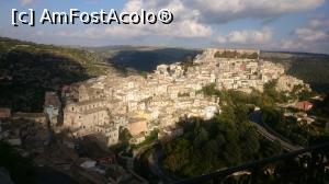 [P01] Ragusa Ibla » foto by mecut
 - 
<span class="allrVoted glyphicon glyphicon-heart hidden" id="av946090"></span>
<a class="m-l-10 hidden" id="sv946090" onclick="voting_Foto_DelVot(,946090,23381)" role="button">șterge vot <span class="glyphicon glyphicon-remove"></span></a>
<a id="v9946090" class=" c-red"  onclick="voting_Foto_SetVot(946090)" role="button"><span class="glyphicon glyphicon-heart-empty"></span> <b>LIKE</b> = Votează poza</a> <img class="hidden"  id="f946090W9" src="/imagini/loader.gif" border="0" /><span class="AjErrMes hidden" id="e946090ErM"></span>