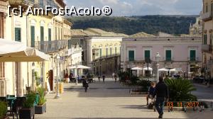 [P27] Piazza Duomo - Ragusa Ibla » foto by mecut
 - 
<span class="allrVoted glyphicon glyphicon-heart hidden" id="av946116"></span>
<a class="m-l-10 hidden" id="sv946116" onclick="voting_Foto_DelVot(,946116,23381)" role="button">șterge vot <span class="glyphicon glyphicon-remove"></span></a>
<a id="v9946116" class=" c-red"  onclick="voting_Foto_SetVot(946116)" role="button"><span class="glyphicon glyphicon-heart-empty"></span> <b>LIKE</b> = Votează poza</a> <img class="hidden"  id="f946116W9" src="/imagini/loader.gif" border="0" /><span class="AjErrMes hidden" id="e946116ErM"></span>