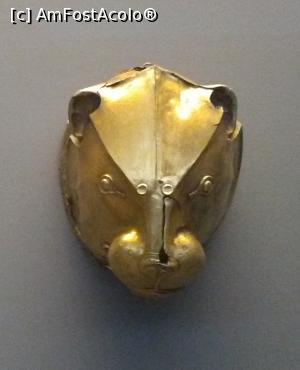 [P10] Rhyton în formă de cap de leu, mormântul IV din Cercul A, Micene » foto by Carmen Ion
 - 
<span class="allrVoted glyphicon glyphicon-heart hidden" id="av1044014"></span>
<a class="m-l-10 hidden" id="sv1044014" onclick="voting_Foto_DelVot(,1044014,23398)" role="button">șterge vot <span class="glyphicon glyphicon-remove"></span></a>
<a id="v91044014" class=" c-red"  onclick="voting_Foto_SetVot(1044014)" role="button"><span class="glyphicon glyphicon-heart-empty"></span> <b>LIKE</b> = Votează poza</a> <img class="hidden"  id="f1044014W9" src="/imagini/loader.gif" border="0" /><span class="AjErrMes hidden" id="e1044014ErM"></span>