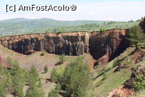 P05 [MAY-2019] Complexul Geologic Racoș, Vulcanul Racoș, Scurgeri de lavă pietrificată în diferite ere geologice, staturile pe care le vedem azi, Morile Dracului, detaliu, poză mărită