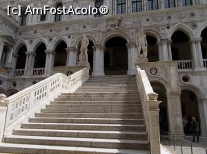 [P05] Palatul Dogilor Veneția. Scala dei Gianti. » foto by mihaelavoicu
 - 
<span class="allrVoted glyphicon glyphicon-heart hidden" id="av1173142"></span>
<a class="m-l-10 hidden" id="sv1173142" onclick="voting_Foto_DelVot(,1173142,23454)" role="button">șterge vot <span class="glyphicon glyphicon-remove"></span></a>
<a id="v91173142" class=" c-red"  onclick="voting_Foto_SetVot(1173142)" role="button"><span class="glyphicon glyphicon-heart-empty"></span> <b>LIKE</b> = Votează poza</a> <img class="hidden"  id="f1173142W9" src="/imagini/loader.gif" border="0" /><span class="AjErrMes hidden" id="e1173142ErM"></span>