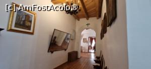 [P21] 21. Pe culoarul în formă de „L”, Doina remarcă o oglindă ce pare a fi venețiană. » foto by msnd
 - 
<span class="allrVoted glyphicon glyphicon-heart hidden" id="av1508919"></span>
<a class="m-l-10 hidden" id="sv1508919" onclick="voting_Foto_DelVot(,1508919,23475)" role="button">șterge vot <span class="glyphicon glyphicon-remove"></span></a>
<a id="v91508919" class=" c-red"  onclick="voting_Foto_SetVot(1508919)" role="button"><span class="glyphicon glyphicon-heart-empty"></span> <b>LIKE</b> = Votează poza</a> <img class="hidden"  id="f1508919W9" src="/imagini/loader.gif" border="0" /><span class="AjErrMes hidden" id="e1508919ErM"></span>
