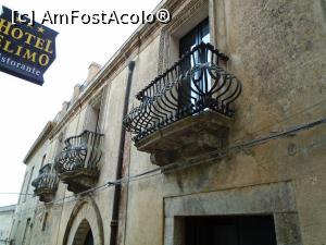 [P20] Clădiri cu balconașe pe Via Vittorio Emanuele.  » foto by Carmen Ion
 - 
<span class="allrVoted glyphicon glyphicon-heart hidden" id="av1111595"></span>
<a class="m-l-10 hidden" id="sv1111595" onclick="voting_Foto_DelVot(,1111595,23514)" role="button">șterge vot <span class="glyphicon glyphicon-remove"></span></a>
<a id="v91111595" class=" c-red"  onclick="voting_Foto_SetVot(1111595)" role="button"><span class="glyphicon glyphicon-heart-empty"></span> <b>LIKE</b> = Votează poza</a> <img class="hidden"  id="f1111595W9" src="/imagini/loader.gif" border="0" /><span class="AjErrMes hidden" id="e1111595ErM"></span>