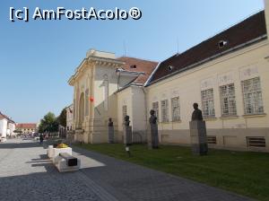 [P03] Clădirea ce adăpostește Sala Unirii, fostul sediu al Cazinoului militar.  » foto by mihaelavoicu
 - 
<span class="allrVoted glyphicon glyphicon-heart hidden" id="av949469"></span>
<a class="m-l-10 hidden" id="sv949469" onclick="voting_Foto_DelVot(,949469,23520)" role="button">șterge vot <span class="glyphicon glyphicon-remove"></span></a>
<a id="v9949469" class=" c-red"  onclick="voting_Foto_SetVot(949469)" role="button"><span class="glyphicon glyphicon-heart-empty"></span> <b>LIKE</b> = Votează poza</a> <img class="hidden"  id="f949469W9" src="/imagini/loader.gif" border="0" /><span class="AjErrMes hidden" id="e949469ErM"></span>