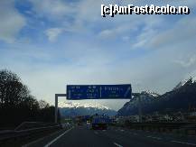[P11] spre Elvetia , acum suntem pe centura Innsbruck, se vede orasul in dreapta, la poalele acelor munti frumosi » foto by adryana
 - 
<span class="allrVoted glyphicon glyphicon-heart hidden" id="av317990"></span>
<a class="m-l-10 hidden" id="sv317990" onclick="voting_Foto_DelVot(,317990,23568)" role="button">șterge vot <span class="glyphicon glyphicon-remove"></span></a>
<a id="v9317990" class=" c-red"  onclick="voting_Foto_SetVot(317990)" role="button"><span class="glyphicon glyphicon-heart-empty"></span> <b>LIKE</b> = Votează poza</a> <img class="hidden"  id="f317990W9" src="/imagini/loader.gif" border="0" /><span class="AjErrMes hidden" id="e317990ErM"></span>