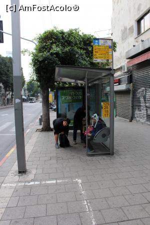 [P37] Tel Aviv, Strada Allenby, Stația Allenby-Meza'a , Unul din locurile de oprire pentru autobuze » foto by mprofeanu
 - 
<span class="allrVoted glyphicon glyphicon-heart hidden" id="av954637"></span>
<a class="m-l-10 hidden" id="sv954637" onclick="voting_Foto_DelVot(,954637,23590)" role="button">șterge vot <span class="glyphicon glyphicon-remove"></span></a>
<a id="v9954637" class=" c-red"  onclick="voting_Foto_SetVot(954637)" role="button"><span class="glyphicon glyphicon-heart-empty"></span> <b>LIKE</b> = Votează poza</a> <img class="hidden"  id="f954637W9" src="/imagini/loader.gif" border="0" /><span class="AjErrMes hidden" id="e954637ErM"></span>