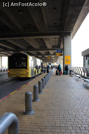 [P48] Tel Aviv, Aeroportul Internațional Ben Gurion, Peronul pentru autobuze » foto by mprofeanu
 - 
<span class="allrVoted glyphicon glyphicon-heart hidden" id="av954661"></span>
<a class="m-l-10 hidden" id="sv954661" onclick="voting_Foto_DelVot(,954661,23590)" role="button">șterge vot <span class="glyphicon glyphicon-remove"></span></a>
<a id="v9954661" class=" c-red"  onclick="voting_Foto_SetVot(954661)" role="button"><span class="glyphicon glyphicon-heart-empty"></span> <b>LIKE</b> = Votează poza</a> <img class="hidden"  id="f954661W9" src="/imagini/loader.gif" border="0" /><span class="AjErrMes hidden" id="e954661ErM"></span>