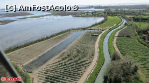 [P22] Imagine asupra lagunei venețiene, din clopotnița de la Basilica di Santa Maria Assunta, din Torcello. În depărtare, se vede clopotnița bisericii San Martino Vescovo, din Burano.  » foto by Costi
 - 
<span class="allrVoted glyphicon glyphicon-heart hidden" id="av960970"></span>
<a class="m-l-10 hidden" id="sv960970" onclick="voting_Foto_DelVot(,960970,23664)" role="button">șterge vot <span class="glyphicon glyphicon-remove"></span></a>
<a id="v9960970" class=" c-red"  onclick="voting_Foto_SetVot(960970)" role="button"><span class="glyphicon glyphicon-heart-empty"></span> <b>LIKE</b> = Votează poza</a> <img class="hidden"  id="f960970W9" src="/imagini/loader.gif" border="0" /><span class="AjErrMes hidden" id="e960970ErM"></span>