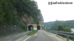 [P05] Tuneluri in drumul spre Golubac » foto by costy69*
 - 
<span class="allrVoted glyphicon glyphicon-heart hidden" id="av572231"></span>
<a class="m-l-10 hidden" id="sv572231" onclick="voting_Foto_DelVot(,572231,23706)" role="button">șterge vot <span class="glyphicon glyphicon-remove"></span></a>
<a id="v9572231" class=" c-red"  onclick="voting_Foto_SetVot(572231)" role="button"><span class="glyphicon glyphicon-heart-empty"></span> <b>LIKE</b> = Votează poza</a> <img class="hidden"  id="f572231W9" src="/imagini/loader.gif" border="0" /><span class="AjErrMes hidden" id="e572231ErM"></span>