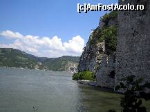 [P34] Cetatea Golubac - Turnul porneste din apele fluviului » foto by marius.covaci
 - 
<span class="allrVoted glyphicon glyphicon-heart hidden" id="av147199"></span>
<a class="m-l-10 hidden" id="sv147199" onclick="voting_Foto_DelVot(,147199,23706)" role="button">șterge vot <span class="glyphicon glyphicon-remove"></span></a>
<a id="v9147199" class=" c-red"  onclick="voting_Foto_SetVot(147199)" role="button"><span class="glyphicon glyphicon-heart-empty"></span> <b>LIKE</b> = Votează poza</a> <img class="hidden"  id="f147199W9" src="/imagini/loader.gif" border="0" /><span class="AjErrMes hidden" id="e147199ErM"></span>