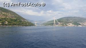 [P02] Trecem de podul Franjo Tuđman pe care am făcut naveta de câteva ori, între Dubrovnik și Zaton.  » foto by Aurici
 - 
<span class="allrVoted glyphicon glyphicon-heart hidden" id="av1015011"></span>
<a class="m-l-10 hidden" id="sv1015011" onclick="voting_Foto_DelVot(,1015011,23764)" role="button">șterge vot <span class="glyphicon glyphicon-remove"></span></a>
<a id="v91015011" class=" c-red"  onclick="voting_Foto_SetVot(1015011)" role="button"><span class="glyphicon glyphicon-heart-empty"></span> <b>LIKE</b> = Votează poza</a> <img class="hidden"  id="f1015011W9" src="/imagini/loader.gif" border="0" /><span class="AjErrMes hidden" id="e1015011ErM"></span>