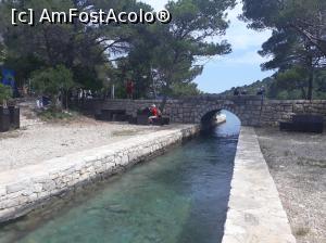 [P31] Canalul Soline care separă cele două lacuri de pe Insula Mljet de Adriatica.  » foto by Aurici
 - 
<span class="allrVoted glyphicon glyphicon-heart hidden" id="av1017351"></span>
<a class="m-l-10 hidden" id="sv1017351" onclick="voting_Foto_DelVot(,1017351,23764)" role="button">șterge vot <span class="glyphicon glyphicon-remove"></span></a>
<a id="v91017351" class=" c-red"  onclick="voting_Foto_SetVot(1017351)" role="button"><span class="glyphicon glyphicon-heart-empty"></span> <b>LIKE</b> = Votează poza</a> <img class="hidden"  id="f1017351W9" src="/imagini/loader.gif" border="0" /><span class="AjErrMes hidden" id="e1017351ErM"></span>