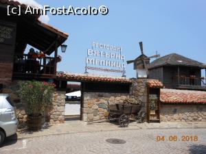 [P01] Sozopol - Restaurant 'Moara de vânt'. Intrarea în curte.  » foto by iulianic
 - 
<span class="allrVoted glyphicon glyphicon-heart hidden" id="av976150"></span>
<a class="m-l-10 hidden" id="sv976150" onclick="voting_Foto_DelVot(,976150,23791)" role="button">șterge vot <span class="glyphicon glyphicon-remove"></span></a>
<a id="v9976150" class=" c-red"  onclick="voting_Foto_SetVot(976150)" role="button"><span class="glyphicon glyphicon-heart-empty"></span> <b>LIKE</b> = Votează poza</a> <img class="hidden"  id="f976150W9" src="/imagini/loader.gif" border="0" /><span class="AjErrMes hidden" id="e976150ErM"></span>