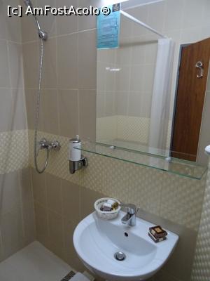 [P12] Dotări baie - Hotel Minerva, Herculane.  » foto by tata123 🔱
 - 
<span class="allrVoted glyphicon glyphicon-heart hidden" id="av1059787"></span>
<a class="m-l-10 hidden" id="sv1059787" onclick="voting_Foto_DelVot(,1059787,23822)" role="button">șterge vot <span class="glyphicon glyphicon-remove"></span></a>
<a id="v91059787" class=" c-red"  onclick="voting_Foto_SetVot(1059787)" role="button"><span class="glyphicon glyphicon-heart-empty"></span> <b>LIKE</b> = Votează poza</a> <img class="hidden"  id="f1059787W9" src="/imagini/loader.gif" border="0" /><span class="AjErrMes hidden" id="e1059787ErM"></span>
