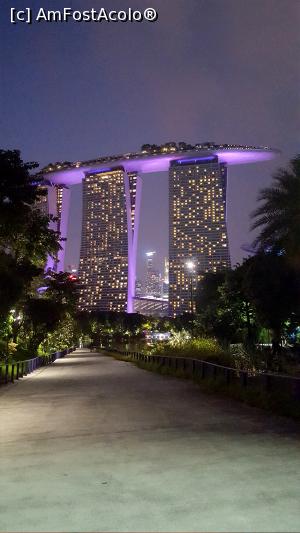 [P05] Marina Bay Sands noaptea » foto by r-Uca
 - 
<span class="allrVoted glyphicon glyphicon-heart hidden" id="av974653"></span>
<a class="m-l-10 hidden" id="sv974653" onclick="voting_Foto_DelVot(,974653,23831)" role="button">șterge vot <span class="glyphicon glyphicon-remove"></span></a>
<a id="v9974653" class=" c-red"  onclick="voting_Foto_SetVot(974653)" role="button"><span class="glyphicon glyphicon-heart-empty"></span> <b>LIKE</b> = Votează poza</a> <img class="hidden"  id="f974653W9" src="/imagini/loader.gif" border="0" /><span class="AjErrMes hidden" id="e974653ErM"></span>