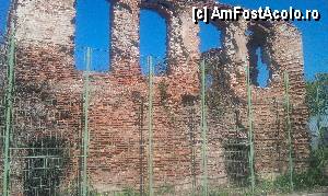 [P15] Ruine conacului Matei şi Toma Cantacuzino din Filipeşti de Pădure, jud. Prahova.  » foto by traian.leuca †
 - 
<span class="allrVoted glyphicon glyphicon-heart hidden" id="av415014"></span>
<a class="m-l-10 hidden" id="sv415014" onclick="voting_Foto_DelVot(,415014,23926)" role="button">șterge vot <span class="glyphicon glyphicon-remove"></span></a>
<a id="v9415014" class=" c-red"  onclick="voting_Foto_SetVot(415014)" role="button"><span class="glyphicon glyphicon-heart-empty"></span> <b>LIKE</b> = Votează poza</a> <img class="hidden"  id="f415014W9" src="/imagini/loader.gif" border="0" /><span class="AjErrMes hidden" id="e415014ErM"></span>