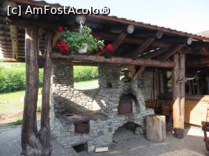 [P14] Cuptorul și plita exterioară - Ferma Dacilor - Tohani.  » foto by tata123 🔱
 - 
<span class="allrVoted glyphicon glyphicon-heart hidden" id="av860771"></span>
<a class="m-l-10 hidden" id="sv860771" onclick="voting_Foto_DelVot(,860771,23926)" role="button">șterge vot <span class="glyphicon glyphicon-remove"></span></a>
<a id="v9860771" class=" c-red"  onclick="voting_Foto_SetVot(860771)" role="button"><span class="glyphicon glyphicon-heart-empty"></span> <b>LIKE</b> = Votează poza</a> <img class="hidden"  id="f860771W9" src="/imagini/loader.gif" border="0" /><span class="AjErrMes hidden" id="e860771ErM"></span>