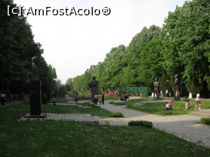 [P07] Parcul Memorial Constantin Stere - lângă Ploiești.  » foto by tata123 🔱
 - 
<span class="allrVoted glyphicon glyphicon-heart hidden" id="av860760"></span>
<a class="m-l-10 hidden" id="sv860760" onclick="voting_Foto_DelVot(,860760,23926)" role="button">șterge vot <span class="glyphicon glyphicon-remove"></span></a>
<a id="v9860760" class=" c-red"  onclick="voting_Foto_SetVot(860760)" role="button"><span class="glyphicon glyphicon-heart-empty"></span> <b>LIKE</b> = Votează poza</a> <img class="hidden"  id="f860760W9" src="/imagini/loader.gif" border="0" /><span class="AjErrMes hidden" id="e860760ErM"></span>