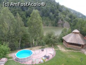 [P06] Vedere de la etajul 2, cu lacul Mălaia în plan îndepărtat.  » foto by Safta Radu
 - 
<span class="allrVoted glyphicon glyphicon-heart hidden" id="av989642"></span>
<a class="m-l-10 hidden" id="sv989642" onclick="voting_Foto_DelVot(,989642,24030)" role="button">șterge vot <span class="glyphicon glyphicon-remove"></span></a>
<a id="v9989642" class=" c-red"  onclick="voting_Foto_SetVot(989642)" role="button"><span class="glyphicon glyphicon-heart-empty"></span> <b>LIKE</b> = Votează poza</a> <img class="hidden"  id="f989642W9" src="/imagini/loader.gif" border="0" /><span class="AjErrMes hidden" id="e989642ErM"></span>