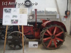 [P44] Un alt tractor aflat în depozitul muzeului.  » foto by Floryn81
 - 
<span class="allrVoted glyphicon glyphicon-heart hidden" id="av872460"></span>
<a class="m-l-10 hidden" id="sv872460" onclick="voting_Foto_DelVot(,872460,24038)" role="button">șterge vot <span class="glyphicon glyphicon-remove"></span></a>
<a id="v9872460" class=" c-red"  onclick="voting_Foto_SetVot(872460)" role="button"><span class="glyphicon glyphicon-heart-empty"></span> <b>LIKE</b> = Votează poza</a> <img class="hidden"  id="f872460W9" src="/imagini/loader.gif" border="0" /><span class="AjErrMes hidden" id="e872460ErM"></span>