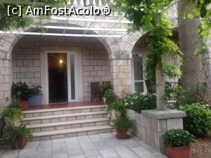 [P05] Two Palms Villa - intrarea.  » foto by Aurici
 - 
<span class="allrVoted glyphicon glyphicon-heart hidden" id="av990134"></span>
<a class="m-l-10 hidden" id="sv990134" onclick="voting_Foto_DelVot(,990134,24044)" role="button">șterge vot <span class="glyphicon glyphicon-remove"></span></a>
<a id="v9990134" class=" c-red"  onclick="voting_Foto_SetVot(990134)" role="button"><span class="glyphicon glyphicon-heart-empty"></span> <b>LIKE</b> = Votează poza</a> <img class="hidden"  id="f990134W9" src="/imagini/loader.gif" border="0" /><span class="AjErrMes hidden" id="e990134ErM"></span>