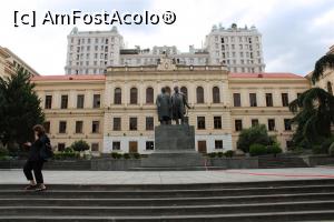 [P57] Tbilisi, Muzeul Gimnaziului Clasic și Monumentul Ilya Chavchavadze și Akaki Tsereteli, prinți, poeți, figuri proeminente ale mișcării de eliberare națională georgiene, este vizavi de Biserica Sf. Gheorghe Kashueti » foto by mprofeanu
 - 
<span class="allrVoted glyphicon glyphicon-heart hidden" id="av1152098"></span>
<a class="m-l-10 hidden" id="sv1152098" onclick="voting_Foto_DelVot(,1152098,24087)" role="button">șterge vot <span class="glyphicon glyphicon-remove"></span></a>
<a id="v91152098" class=" c-red"  onclick="voting_Foto_SetVot(1152098)" role="button"><span class="glyphicon glyphicon-heart-empty"></span> <b>LIKE</b> = Votează poza</a> <img class="hidden"  id="f1152098W9" src="/imagini/loader.gif" border="0" /><span class="AjErrMes hidden" id="e1152098ErM"></span>