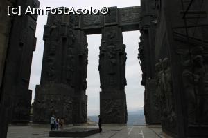 [P10] Tbilisi, Cronicile Georgiene, mai erau și alți vizitatori, în centru era o placă cu regii georgieni » foto by mprofeanu
 - 
<span class="allrVoted glyphicon glyphicon-heart hidden" id="av1153783"></span>
<a class="m-l-10 hidden" id="sv1153783" onclick="voting_Foto_DelVot(,1153783,24087)" role="button">șterge vot <span class="glyphicon glyphicon-remove"></span></a>
<a id="v91153783" class=" c-red"  onclick="voting_Foto_SetVot(1153783)" role="button"><span class="glyphicon glyphicon-heart-empty"></span> <b>LIKE</b> = Votează poza</a> <img class="hidden"  id="f1153783W9" src="/imagini/loader.gif" border="0" /><span class="AjErrMes hidden" id="e1153783ErM"></span>