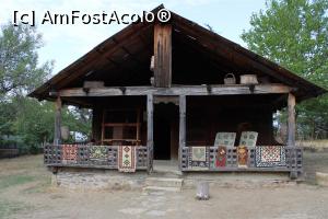 [P25] Tbilisi, Muzeul de Etnografie în Aer Liber, Regiunea Samegrelo, Casa Sajalabo arată bine la exterior dar la interior este modestă » foto by mprofeanu
 - 
<span class="allrVoted glyphicon glyphicon-heart hidden" id="av1153798"></span>
<a class="m-l-10 hidden" id="sv1153798" onclick="voting_Foto_DelVot(,1153798,24087)" role="button">șterge vot <span class="glyphicon glyphicon-remove"></span></a>
<a id="v91153798" class=" c-red"  onclick="voting_Foto_SetVot(1153798)" role="button"><span class="glyphicon glyphicon-heart-empty"></span> <b>LIKE</b> = Votează poza</a> <img class="hidden"  id="f1153798W9" src="/imagini/loader.gif" border="0" /><span class="AjErrMes hidden" id="e1153798ErM"></span>