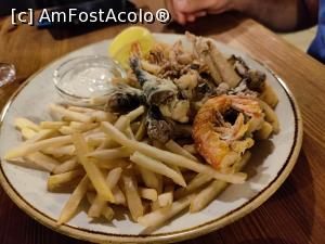 [P07] Trattoria Feral - camping Polari; mix de pește și fructe de mare » foto by crismis
 - 
<span class="allrVoted glyphicon glyphicon-heart hidden" id="av1353369"></span>
<a class="m-l-10 hidden" id="sv1353369" onclick="voting_Foto_DelVot(,1353369,24110)" role="button">șterge vot <span class="glyphicon glyphicon-remove"></span></a>
<a id="v91353369" class=" c-red"  onclick="voting_Foto_SetVot(1353369)" role="button"><span class="glyphicon glyphicon-heart-empty"></span> <b>LIKE</b> = Votează poza</a> <img class="hidden"  id="f1353369W9" src="/imagini/loader.gif" border="0" /><span class="AjErrMes hidden" id="e1353369ErM"></span>