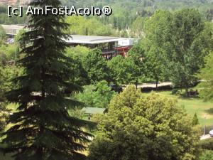 [P33] Stația de minimetrou Cortonese înecată în verdeață - vedere de pe balcon » foto by Carmen Ion
 - 
<span class="allrVoted glyphicon glyphicon-heart hidden" id="av994442"></span>
<a class="m-l-10 hidden" id="sv994442" onclick="voting_Foto_DelVot(,994442,24112)" role="button">șterge vot <span class="glyphicon glyphicon-remove"></span></a>
<a id="v9994442" class=" c-red"  onclick="voting_Foto_SetVot(994442)" role="button"><span class="glyphicon glyphicon-heart-empty"></span> <b>LIKE</b> = Votează poza</a> <img class="hidden"  id="f994442W9" src="/imagini/loader.gif" border="0" /><span class="AjErrMes hidden" id="e994442ErM"></span>