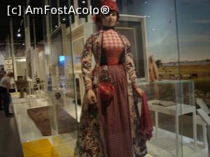[P28] Costume frizone in muzeul Fries.  » foto by mireille
 - 
<span class="allrVoted glyphicon glyphicon-heart hidden" id="av997530"></span>
<a class="m-l-10 hidden" id="sv997530" onclick="voting_Foto_DelVot(,997530,24132)" role="button">șterge vot <span class="glyphicon glyphicon-remove"></span></a>
<a id="v9997530" class=" c-red"  onclick="voting_Foto_SetVot(997530)" role="button"><span class="glyphicon glyphicon-heart-empty"></span> <b>LIKE</b> = Votează poza</a> <img class="hidden"  id="f997530W9" src="/imagini/loader.gif" border="0" /><span class="AjErrMes hidden" id="e997530ErM"></span>