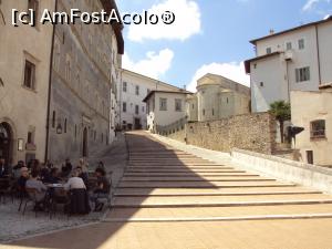 [P26] Scările care dau în Piazza del Duomo - în stânga, Palazzo Ràcani Arroni » foto by Carmen Ion
 - 
<span class="allrVoted glyphicon glyphicon-heart hidden" id="av1001509"></span>
<a class="m-l-10 hidden" id="sv1001509" onclick="voting_Foto_DelVot(,1001509,24183)" role="button">șterge vot <span class="glyphicon glyphicon-remove"></span></a>
<a id="v91001509" class=" c-red"  onclick="voting_Foto_SetVot(1001509)" role="button"><span class="glyphicon glyphicon-heart-empty"></span> <b>LIKE</b> = Votează poza</a> <img class="hidden"  id="f1001509W9" src="/imagini/loader.gif" border="0" /><span class="AjErrMes hidden" id="e1001509ErM"></span>