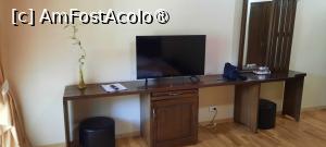 [P19] Pensiunea Roberto din Ciungetu, Vâlcea, Camera 7, Masa blat cu două taburete, televizorul și ascuns frigiderul » foto by mprofeanu
 - 
<span class="allrVoted glyphicon glyphicon-heart hidden" id="av1391821"></span>
<a class="m-l-10 hidden" id="sv1391821" onclick="voting_Foto_DelVot(,1391821,24195)" role="button">șterge vot <span class="glyphicon glyphicon-remove"></span></a>
<a id="v91391821" class=" c-red"  onclick="voting_Foto_SetVot(1391821)" role="button"><span class="glyphicon glyphicon-heart-empty"></span> <b>LIKE</b> = Votează poza</a> <img class="hidden"  id="f1391821W9" src="/imagini/loader.gif" border="0" /><span class="AjErrMes hidden" id="e1391821ErM"></span>