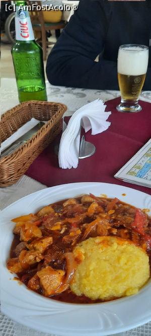 [P33] Pensiunea Roberto din Ciungetu, Vâlcea, Restaurantul, Tochitură oltenească cu mămăliguță, Bere Ciuc » foto by mprofeanu
 - 
<span class="allrVoted glyphicon glyphicon-heart hidden" id="av1391835"></span>
<a class="m-l-10 hidden" id="sv1391835" onclick="voting_Foto_DelVot(,1391835,24195)" role="button">șterge vot <span class="glyphicon glyphicon-remove"></span></a>
<a id="v91391835" class=" c-red"  onclick="voting_Foto_SetVot(1391835)" role="button"><span class="glyphicon glyphicon-heart-empty"></span> <b>LIKE</b> = Votează poza</a> <img class="hidden"  id="f1391835W9" src="/imagini/loader.gif" border="0" /><span class="AjErrMes hidden" id="e1391835ErM"></span>